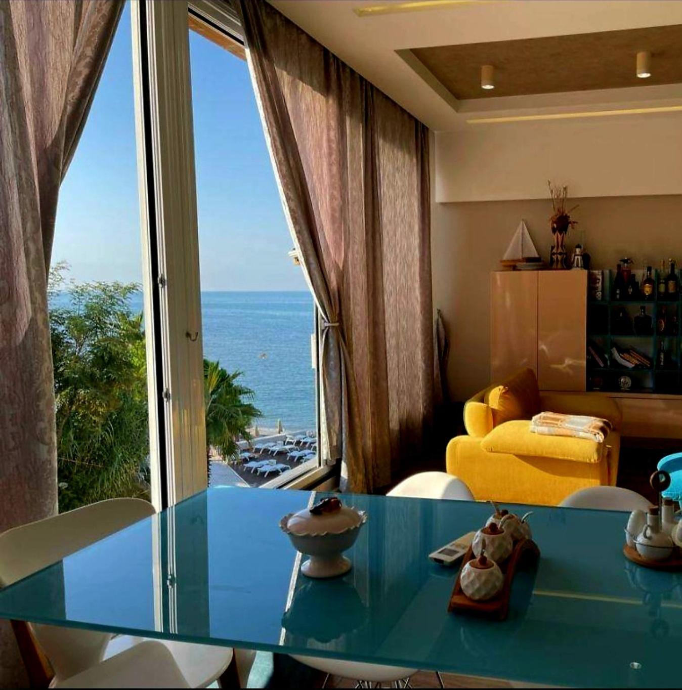 Sea&Sun&Sand Luxury Apartment In Durrës Eksteriør bilde