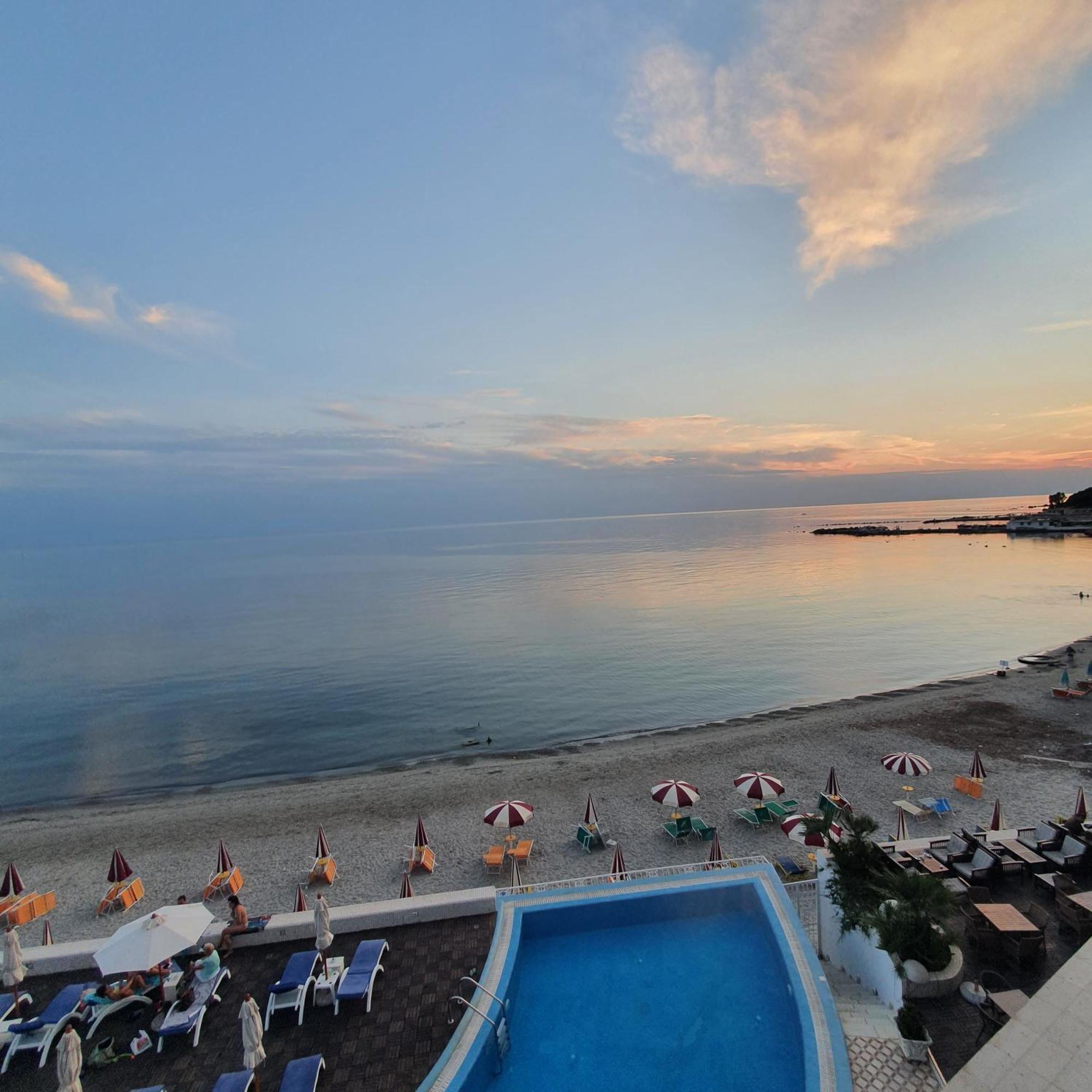 Sea&Sun&Sand Luxury Apartment In Durrës Eksteriør bilde